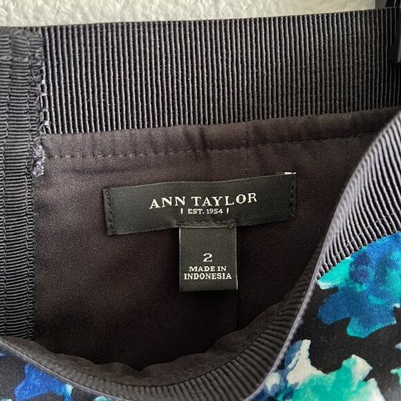 Ann Taylor printed pencil skirt - Picture 6 of 8
